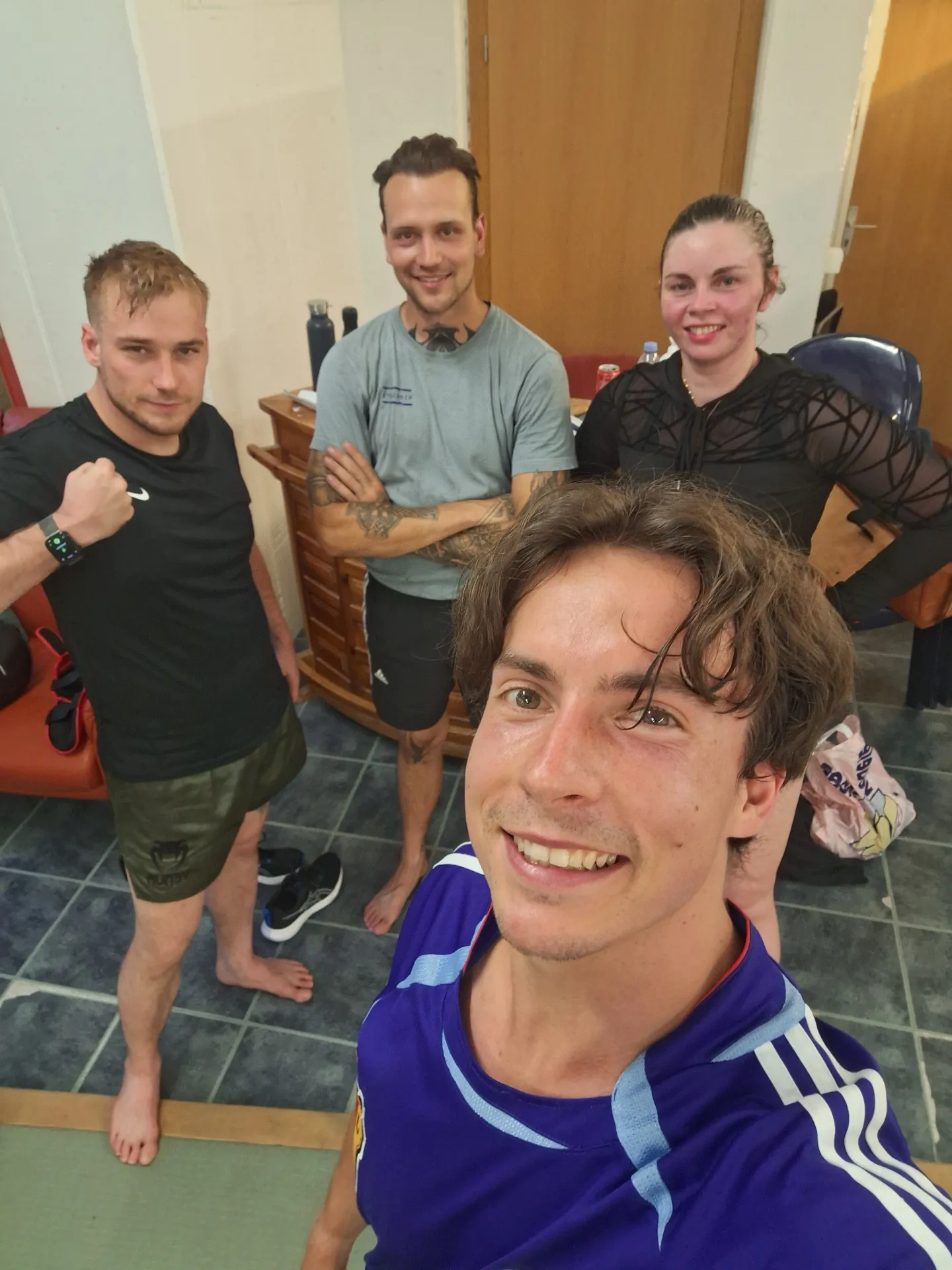 Crew in der Umkleide